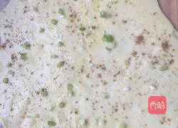 Illustration of how to make green onion pancake 7