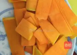 Illustration of homemade pumpkin pie 1