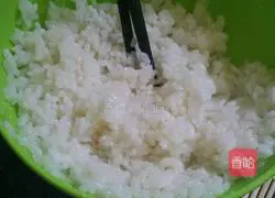 Tuna Corn Sushi Recipe Illustration 3