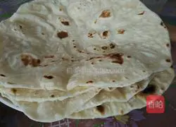 Illustration of how to make a single cake 8