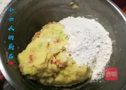 Illustration of how to make potato cakes 3