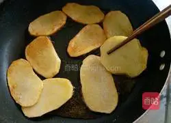 Illustration of how to fry potato slices 6