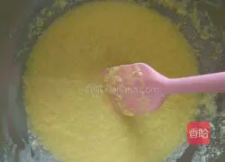 Illustration of how to make raisin muffins 2