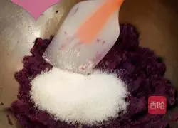 Illustration of making soy milk, purple sweet potato and sesame cake 4