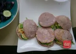 Illustration of how to make purple cabbage pancake sandwiches 6