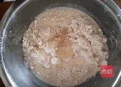 Illustration of making glutinous rice and bean paste cake 3