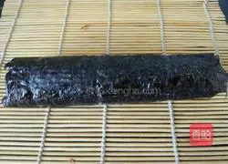 Illustration of how to make black rice sushi 10