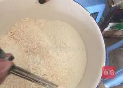 Illustration of how to make fried cakes 1