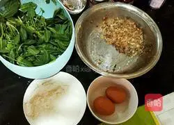 Illustration of how to make crispy spinach pancakes 1