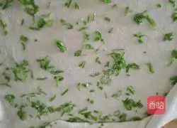 Illustration of how to make scallion pancakes 6