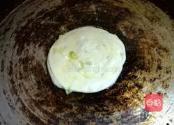 Illustration of how to make green onion hand cakes 16