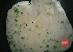 Illustration of how to make scallion pancake 10