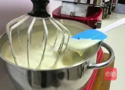 Illustration of how to make 10-inch sponge cake with beaten whole eggs 7