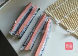 Illustration of how to make square sushi 3