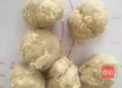 Illustration of how to make golden meat floss cake 9