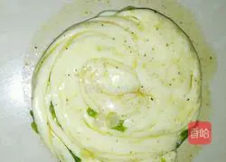 How to make hand-caught scallion pancakes 3