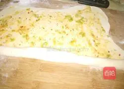 Illustration of how to make scallion pancakes 14