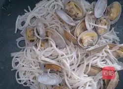 Illustration of how to make Italian seafood rice noodles (egg tofu cake, clams) 13