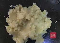 Illustration of how to make pan-fried potato pancakes 1