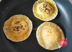 Illustration of how to make a rich and creamy banana cake without steaming or baking 6