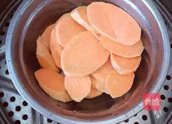 Illustration of how to make sweet potato and banana cake 1