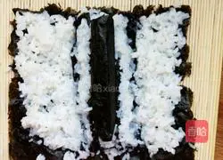 Illustration of how to make pumpkin lantern sushi 6