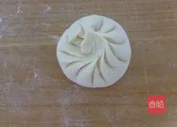 Illustration of making dough meat pie 7