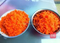 Illustration of how to make carrot pulp cake 1