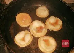 Illustration of how to make small sticky cakes 4