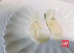 Illustration of a new way to eat roast duck pancake skin 4