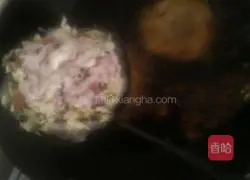 Illustration of how to make fried pancakes 4