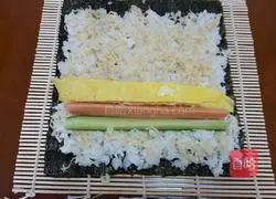 Illustration of how to make sushi 9