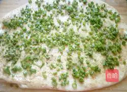 Illustration of how to make soy milk dregs and five-spice scallion pancake 6