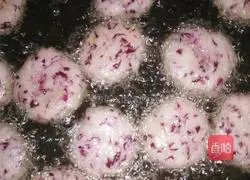 Illustration of making glutinous rice rose cake 4