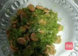 Illustration of making sausage noodles 6