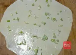 Illustration of how to make green onion hand cake 9