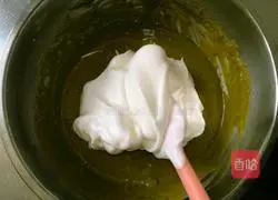 Illustration of how to make matcha cake roll 9