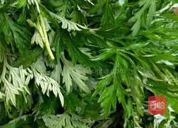 Illustration of how to make mugwort and egg pancakes 1