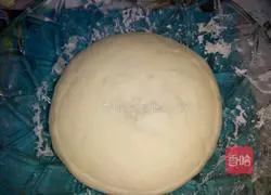 Illustration of how to make scallion pancake 4