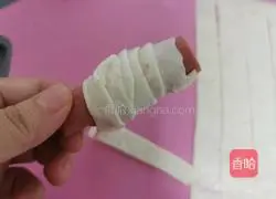 Illustration of how to make grilled sausages with hand cakes 5