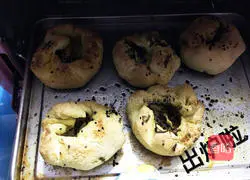 Illustration of how to make weird small scones 6