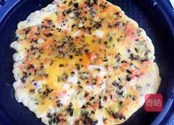 Illustration of how to make carrot and fungus egg cake 7