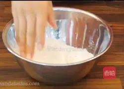 Illustration of how to make pineapple filling shortbread 4