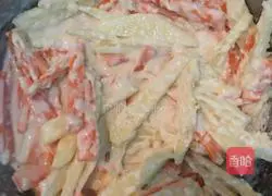 Illustration of how to make carrot and potato pancakes 7