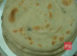 Illustration of how to make scallion pancakes 8