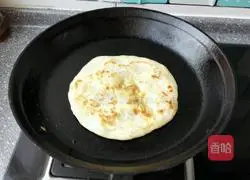 Illustration of how to make egg-filled pancakes 12