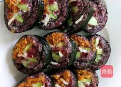 Illustration of how to make meat floss and blood glutinous rice sushi 7