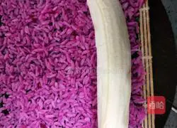 Red Dragon Fruit Banana Sushi Recipe Illustration 10