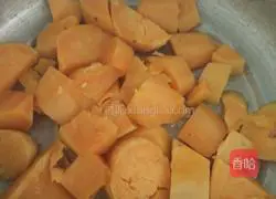 Illustration of how to make sweet potato bean paste cake 1