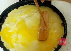 Illustration of how to make egg pancakes 5
